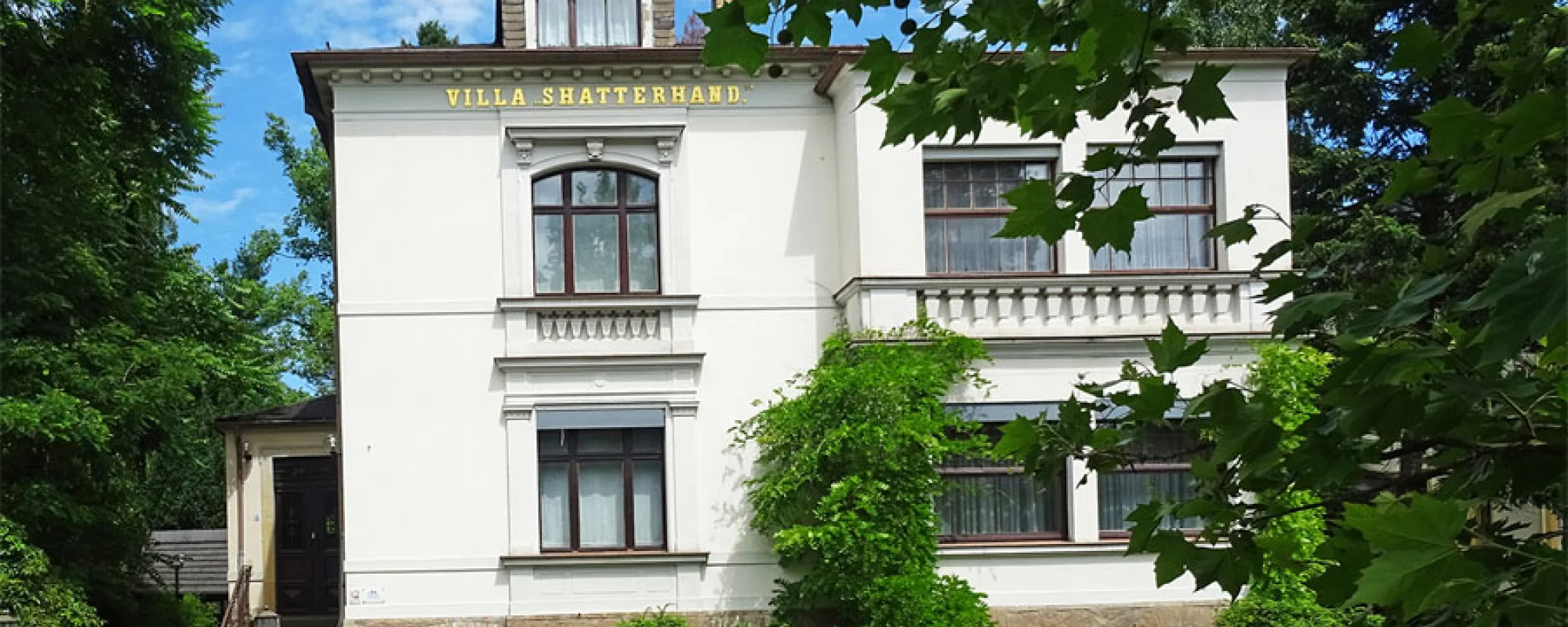 karl-may-museum_radebeul_banner_bahn_121_2.jpg